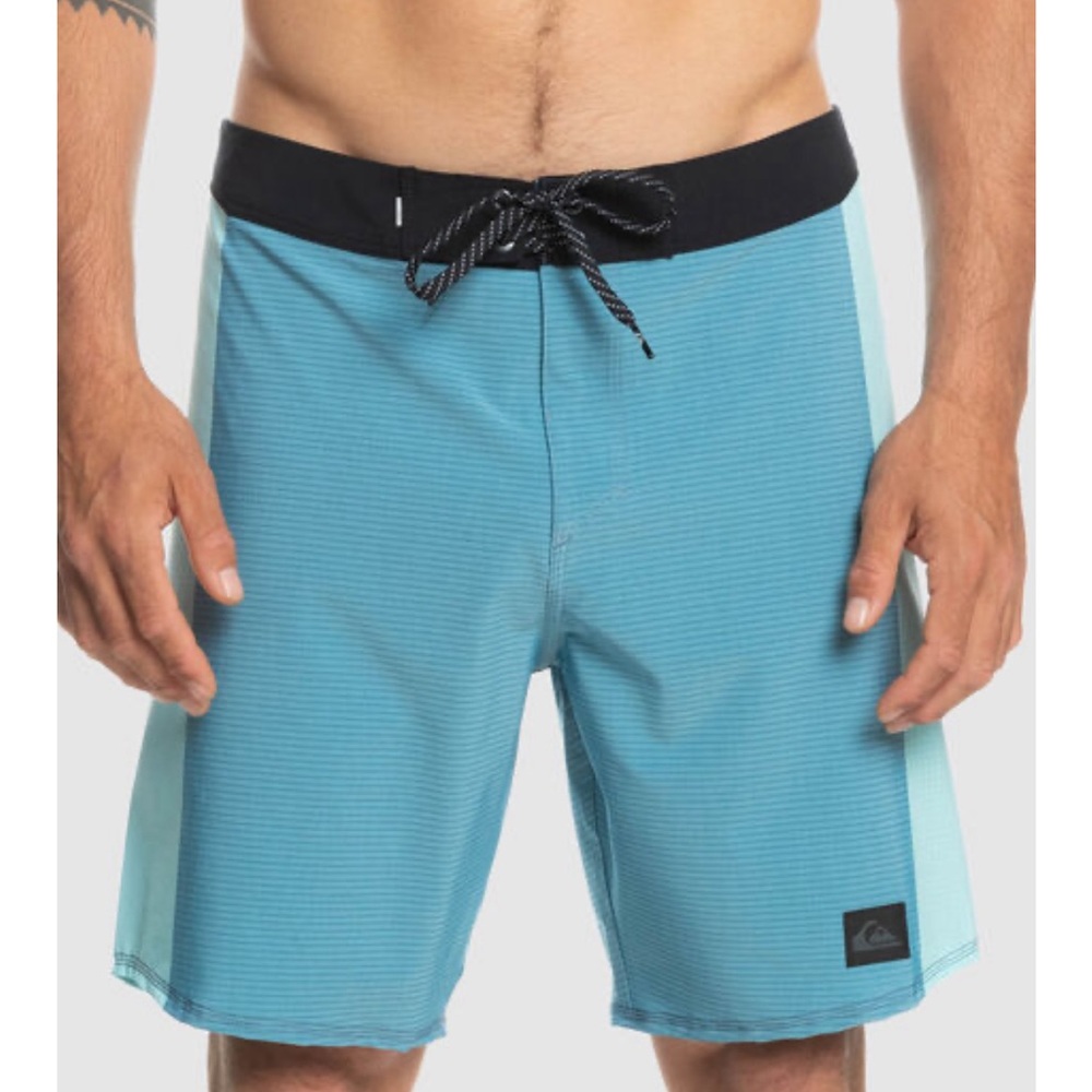 NWT Quicksilver Highlite Arch 19 Boardshorts